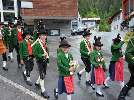 KAPPL AUFMARSCHIERT