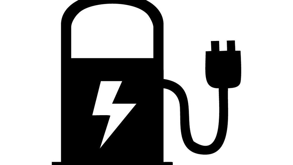 Eine stilisierte Grafik einer Ladestation für Elektrofahrzeuge. Sie zeigt einen Stecker und ein Blitzsymbol.